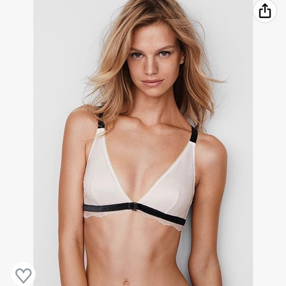 Victoria’s Secret White Chantilly Lace Front Close Triangle Bralette Size Medium - Picture 1 of 15